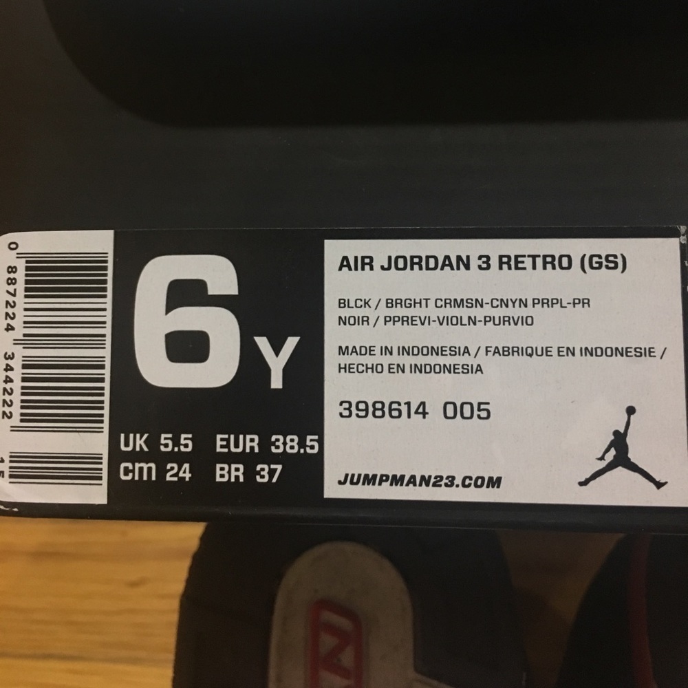 Air Jordan retro 3 'crimson' Size 6Y - gently worn, still have box. See photos - Picture 3 of 4